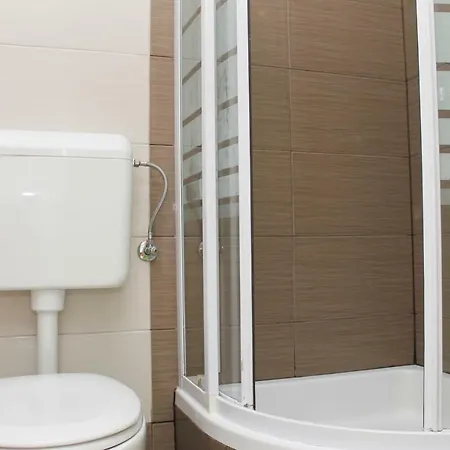 Mito And 3* تروغير