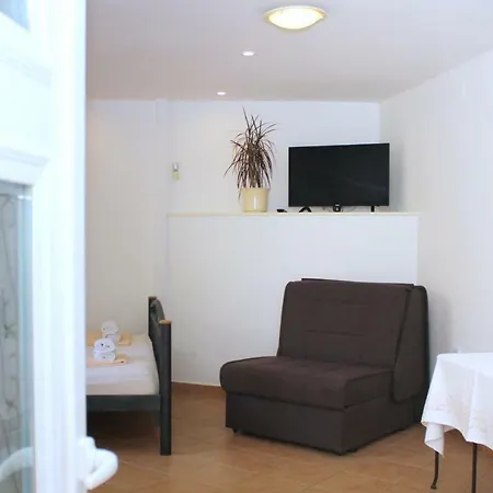 Mito And Gostinjska kuća