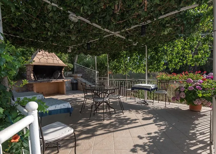 招待所 Mito And 特罗吉尔