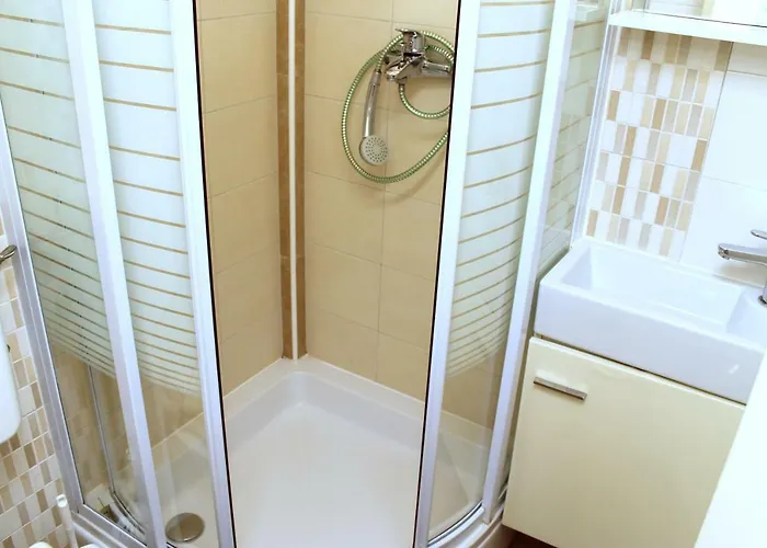 招待所 Mito And 3*