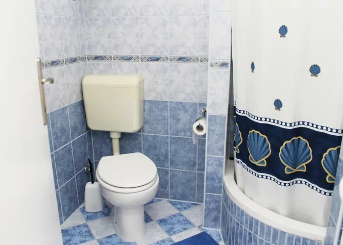 招待所 Mito And 3*