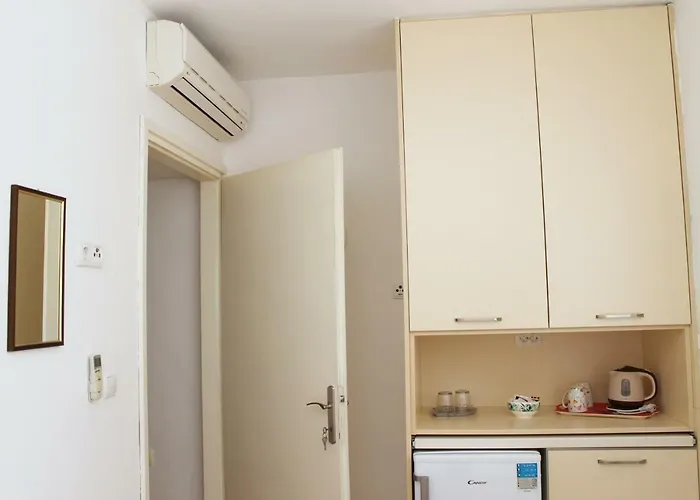 招待所 Mito And 3*